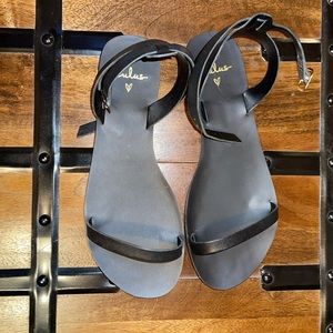 Lulu’s Colette Black Sandals